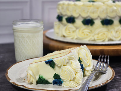 Round, 8" Layer Cake ~ Presentation Box ~ about 15 - 25 servings
